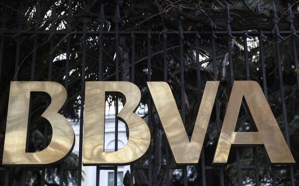Los bancos en España han estado recortando costo. Foto: (Reuters)