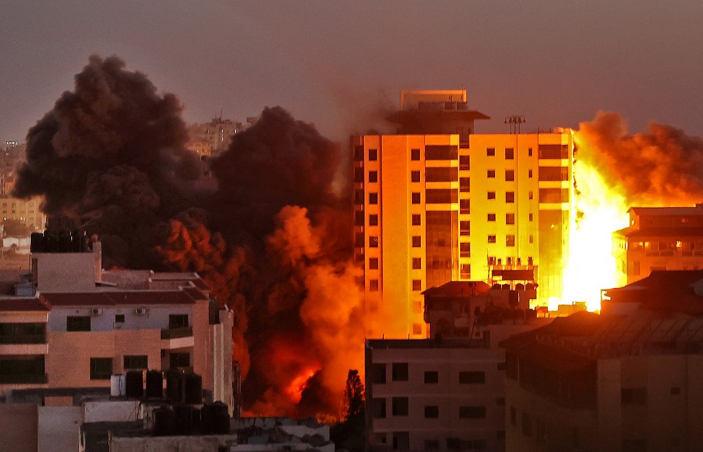 El bombardeo al edificio afectó a la zona residencial de la Franja de Gaza. | AFP