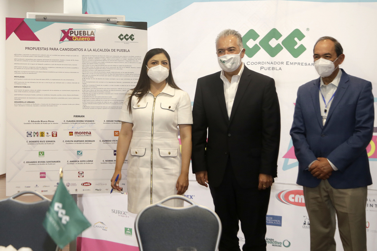Integrantes del Consejo Coordinador Empresarial sostienen reunión con Claudia Rivera Vivanco. (Agencia Enfoque)