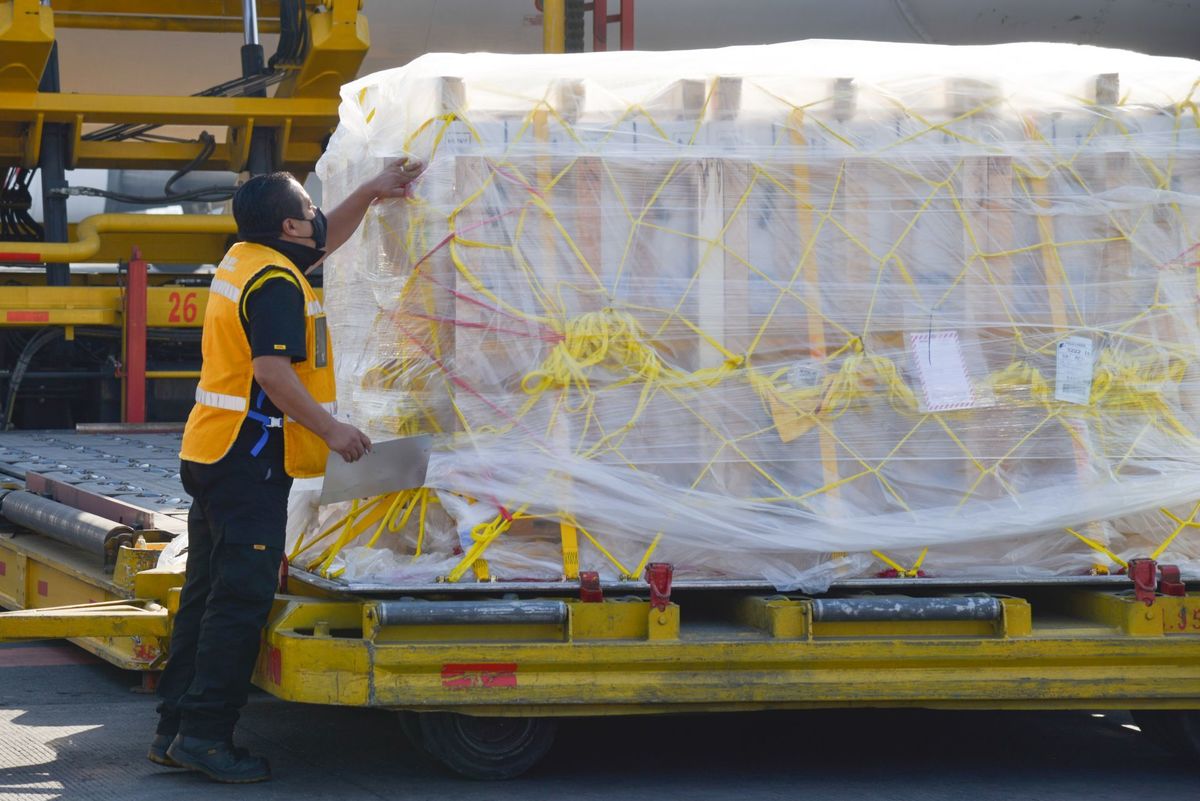 Llegaron 585 mil dosis de la vacuna anticovid de la farmacéutica Pfizer. (Archivo Cuartoscuro)
