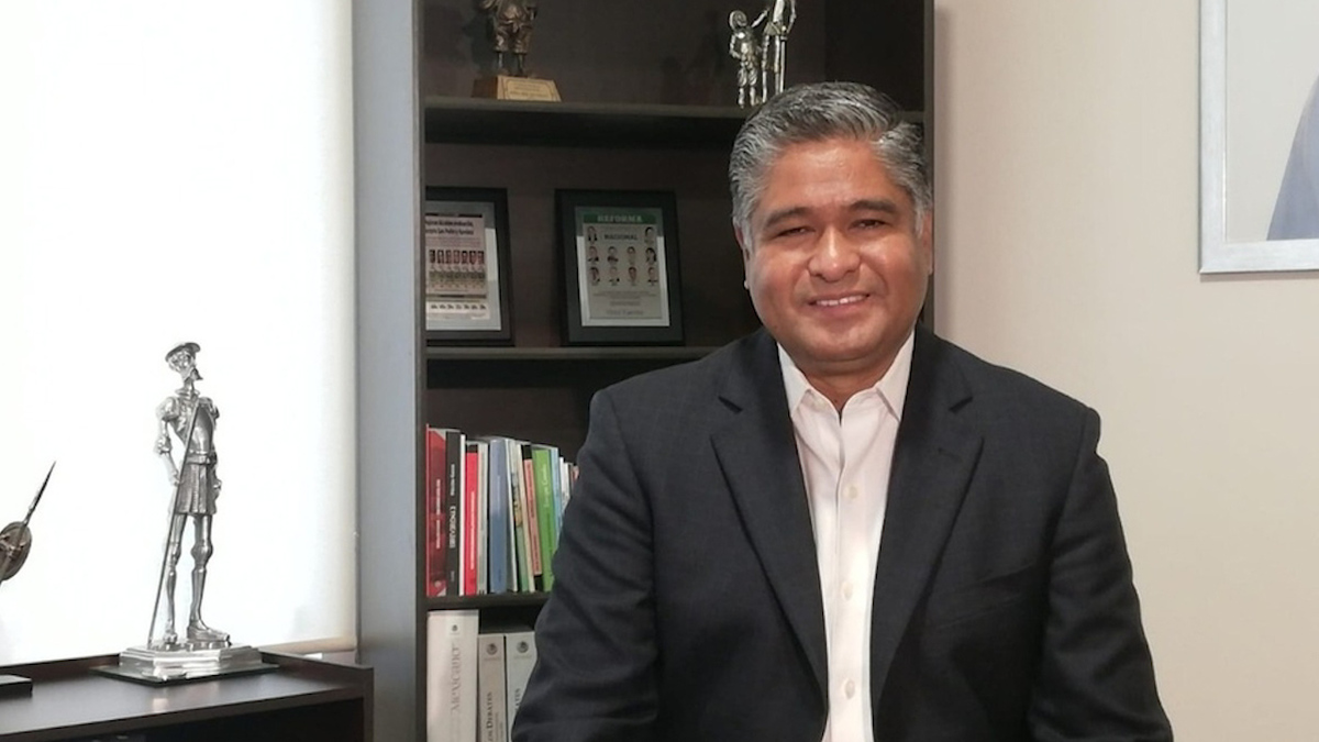 Monterrey . Víctor Fuentes regresará al Senado tras renunciar a la alcaldía