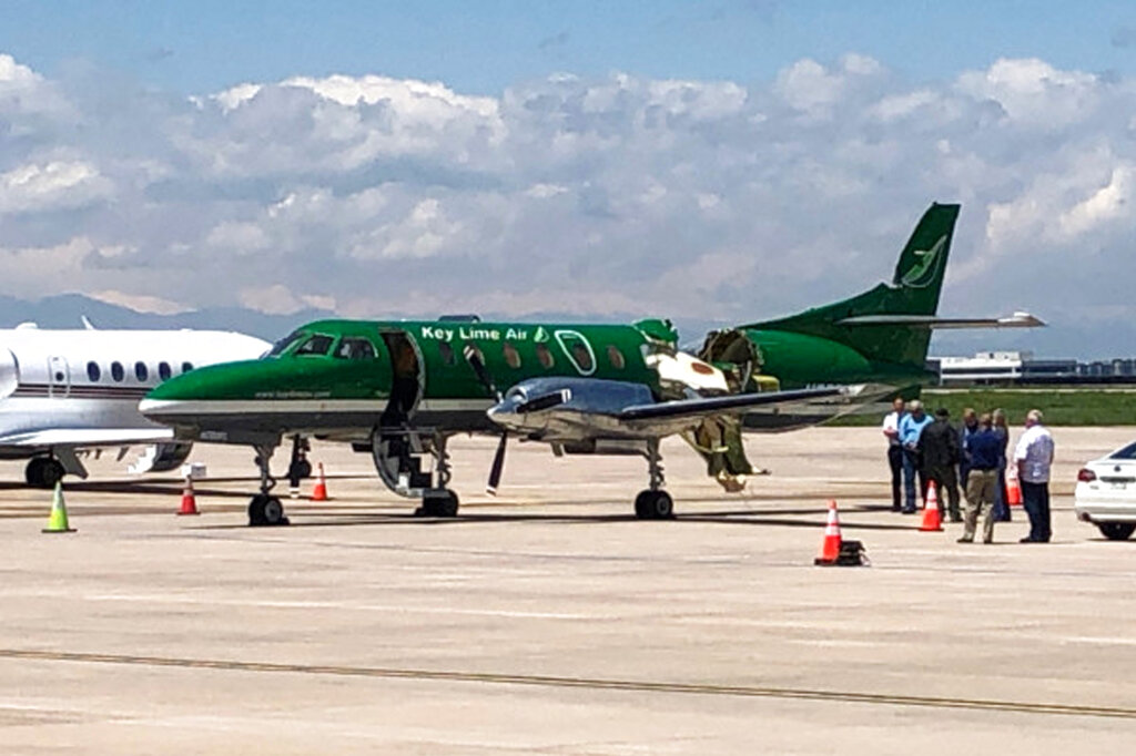Una de las aeronaves implicadas quedo seriamente dañada. | AP