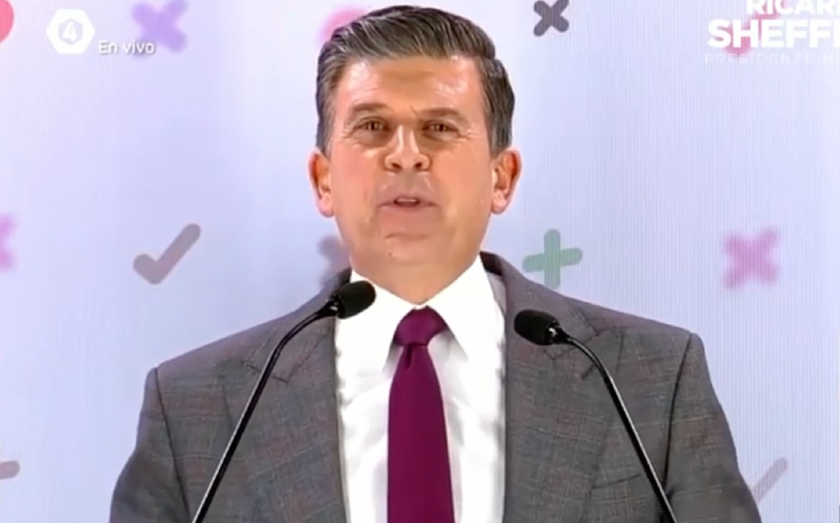El candidato de Morena a la alcaldía de León durante el debate electoral. (Especial)