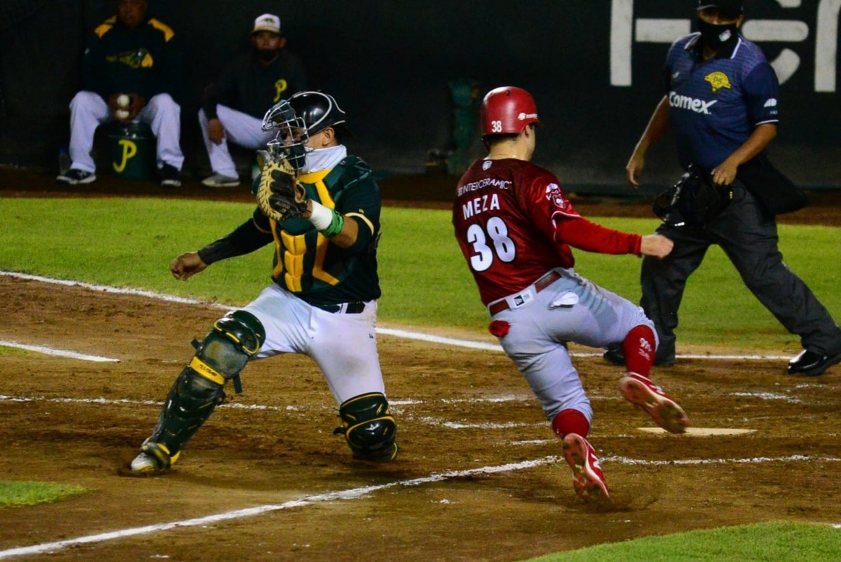 Diablos Rojos vs Pericos de Puebla. (Especial)