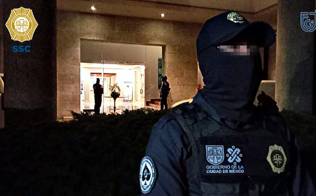 'El Mex' fue detenido junto con 4 personas más en un domicilio donde se aseguraron armas de fuego, mariguana y cocaína. (SSC)