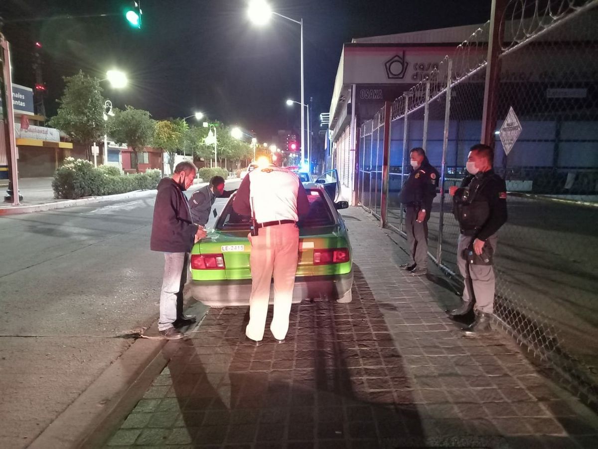 Tránsito de León realiza revisiones a taxis en La Madero