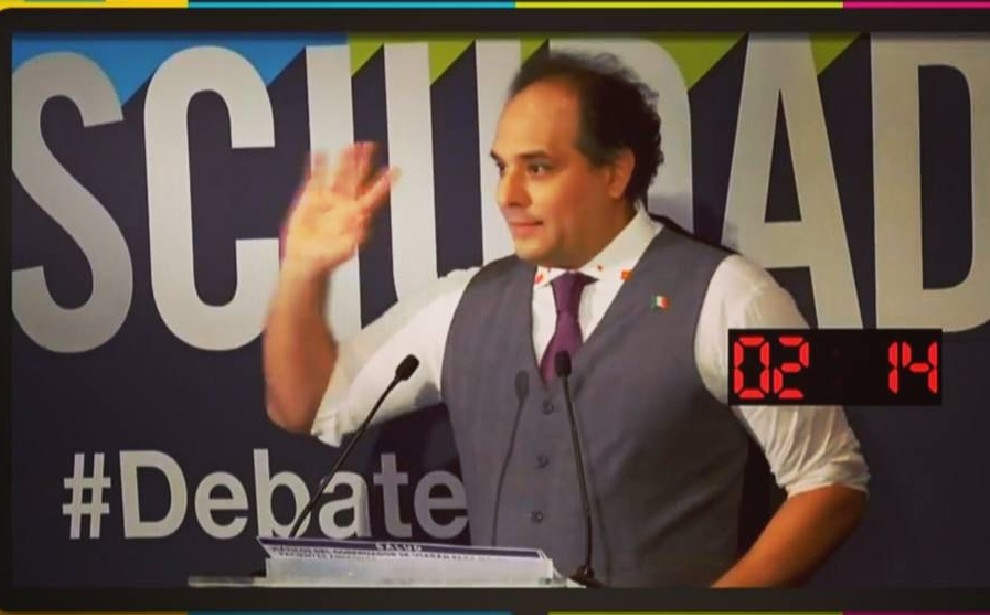 Adrián Esper enfrenta a candidatos  por SLP