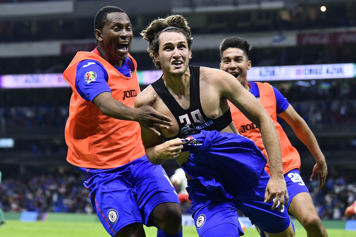 Santiago Giménez selló el triunfo de Cruz Azul sobre Toluca (Imago7)