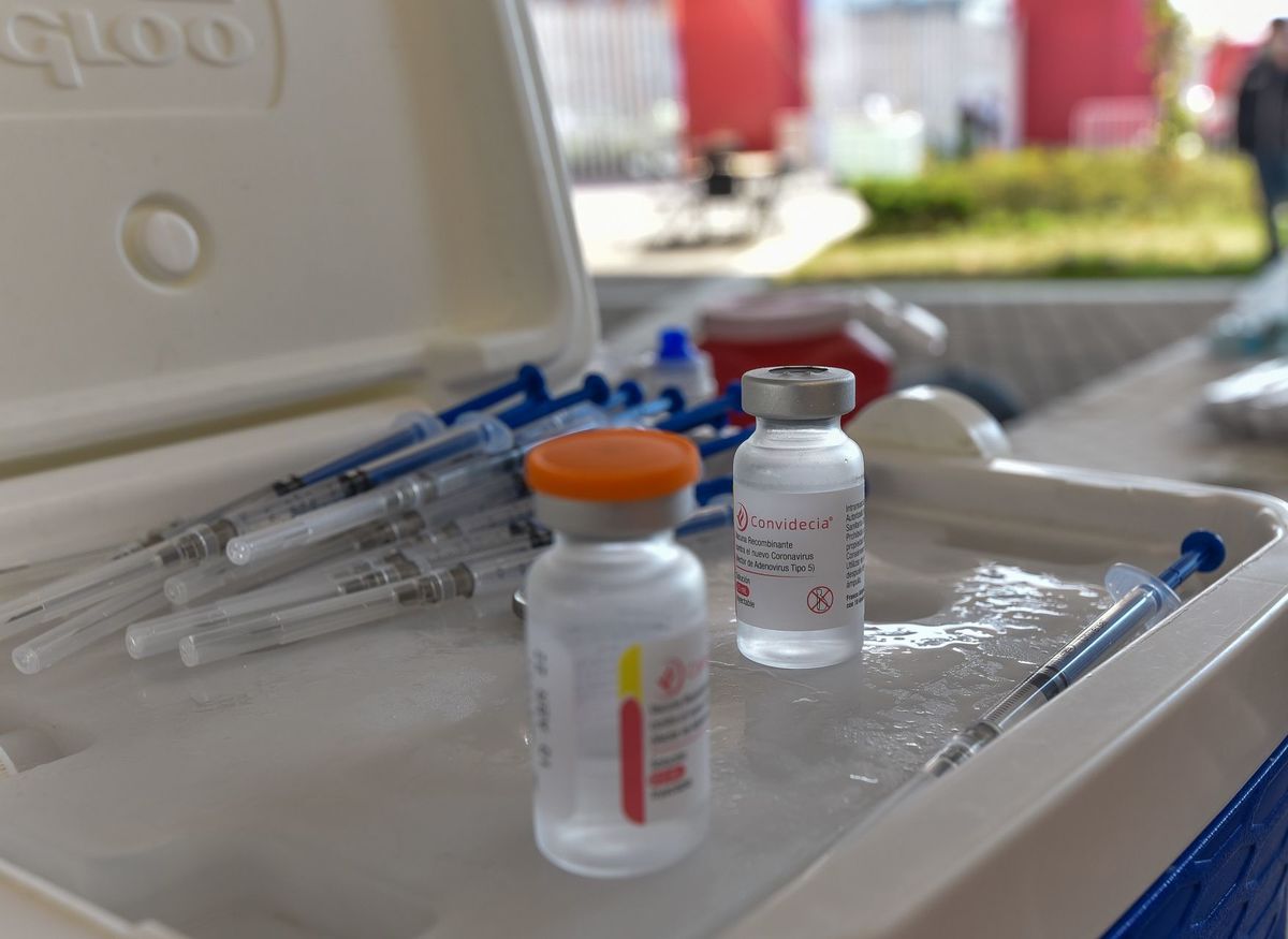 Las vacunas de la farmacéutica china CanSino fueron envasadas en Querétaro. (Cuartoscuro)