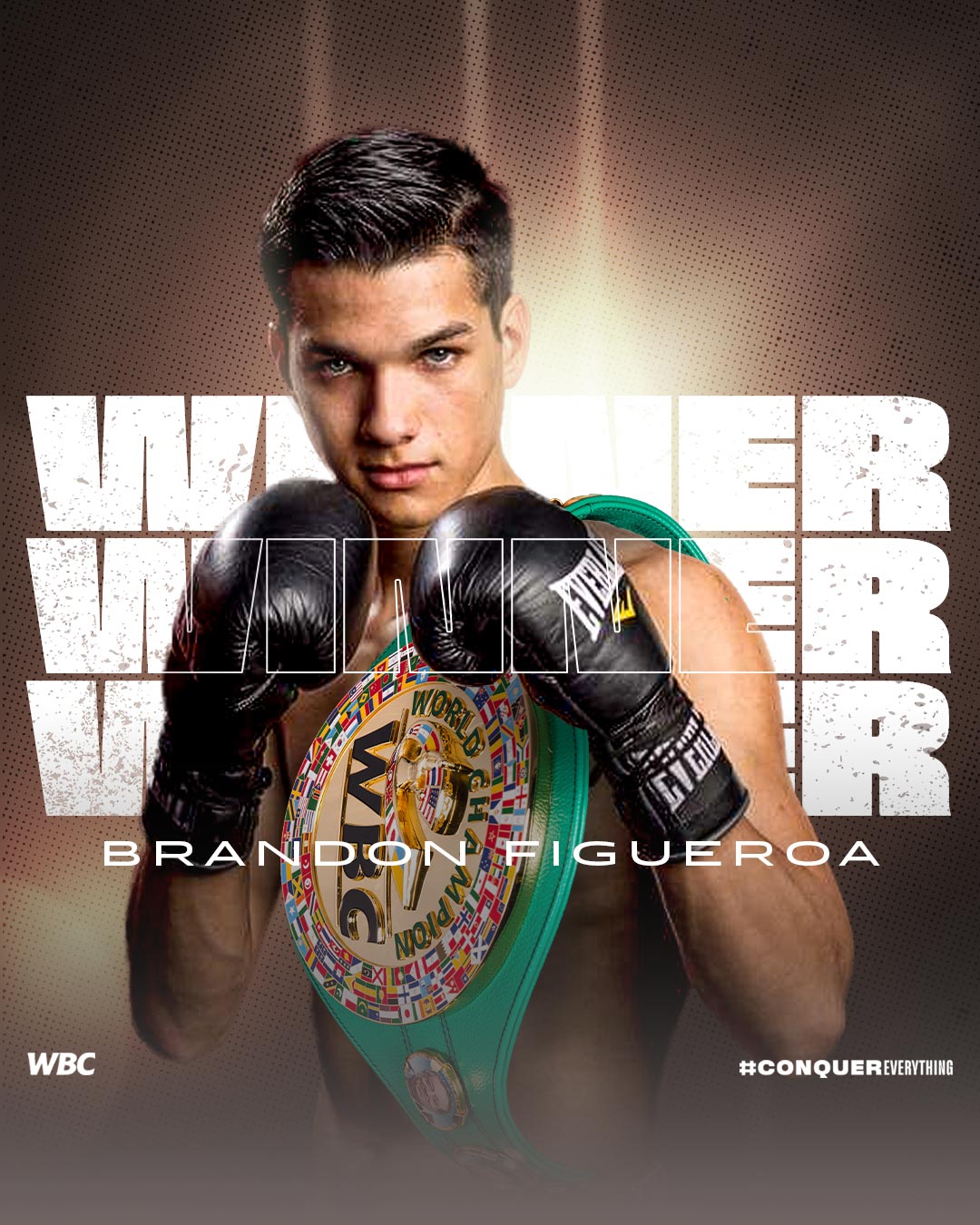 Brandon Figueroa unificó los títulos supergallo (Twitter @WBCBoxing)