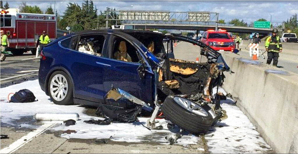 Choque de un vehículo Tesla en 2018. Mountain View, California. (AP)