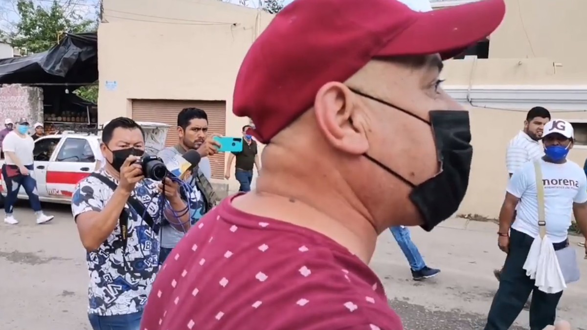 Denuncian agresión a periodista por  simpatizante de Morena en evento político