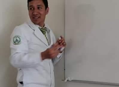 El joven estudia la Licenciatura en Medicina. (Especial)