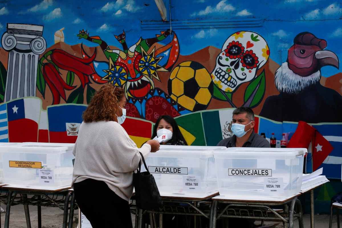 La elecciones en Chile comenzaron desde el sábado, con el que tuvo una participación del 20 por ciento. (Reuters)