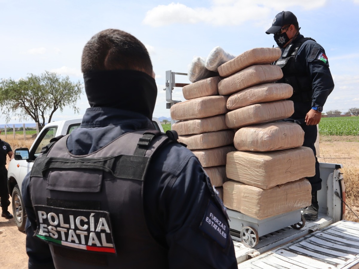 Elementos de la policía estatal de Aguascalientes decomisaron la droga en los límites con Jalisco. (Especial)