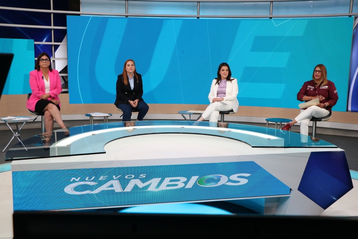 Marcela Guerra, candidata del PRI; Annia Gómez, del PAN; Lily García, de Movimiento Ciudadano, y Guillermina Alvarado, de Morena, participaron en el p