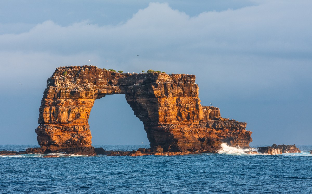 Colapsa el Arco de Darwin, icono geológico y turístico de las Galápagos. (EFE)
