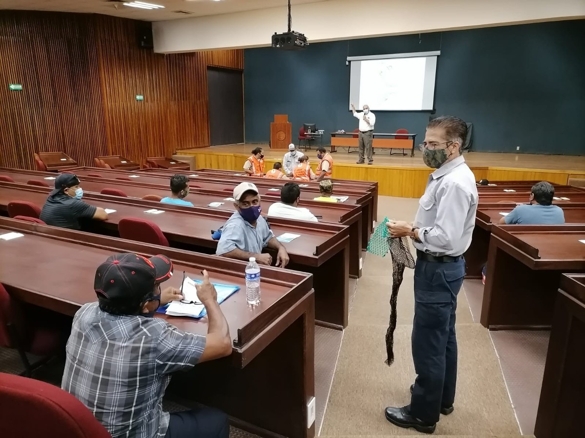 Conapesca realizó el curso con pescadores de Tamaulipas en la UAT.
