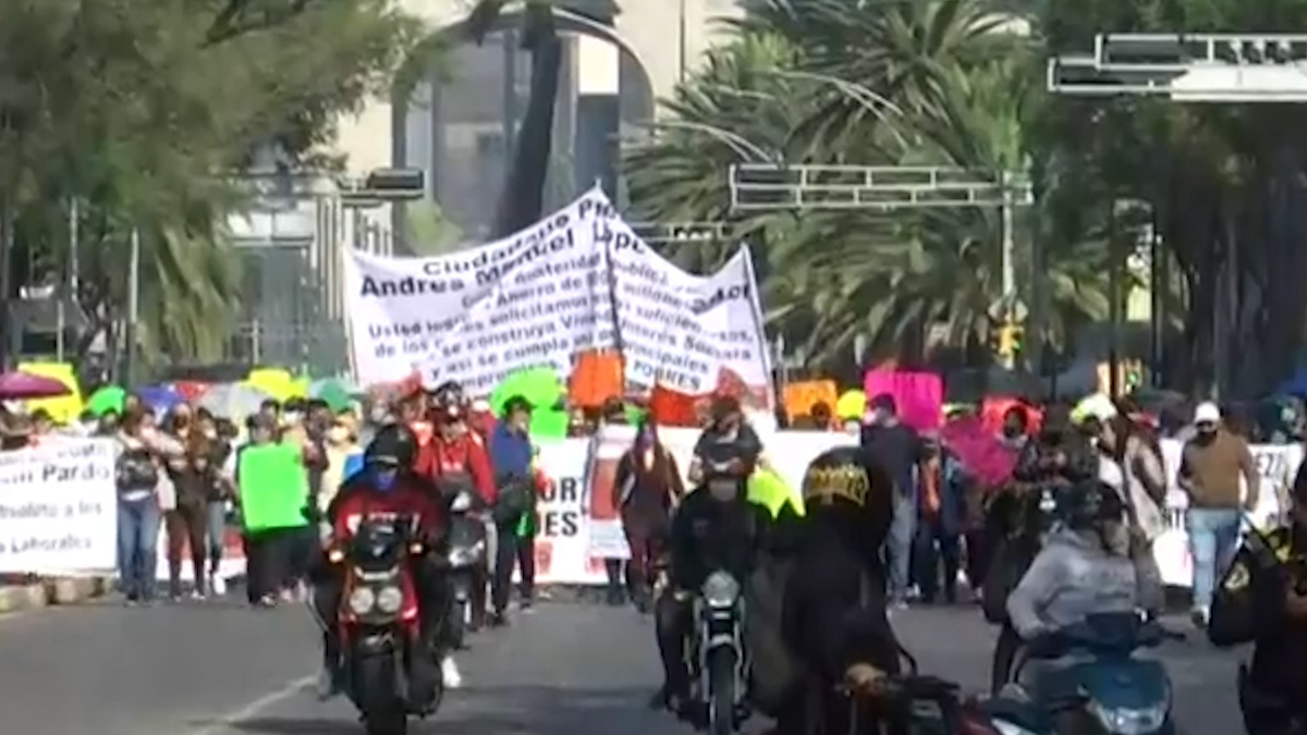 Integrantes de la Unión Ciudadana Democrática, marchan rumbo al Zócalo en CdMx