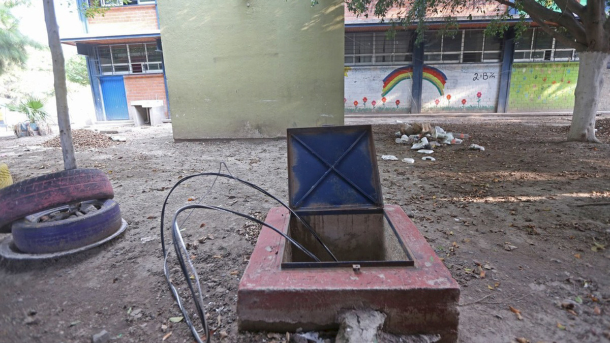 Más de 400 escuelas vandalizadas en los últimos 15 meses