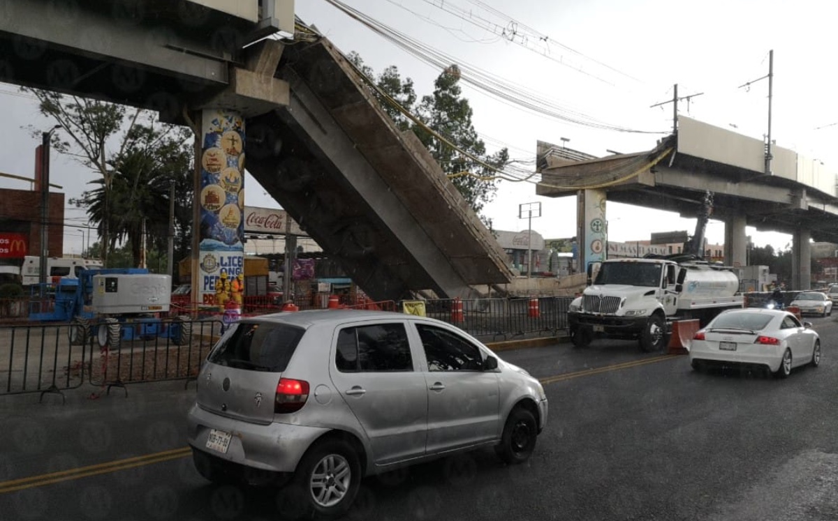 A dos semanas del accidente en el Metro, expertos supervisan el tramo elevado. (Jorge Becerril)