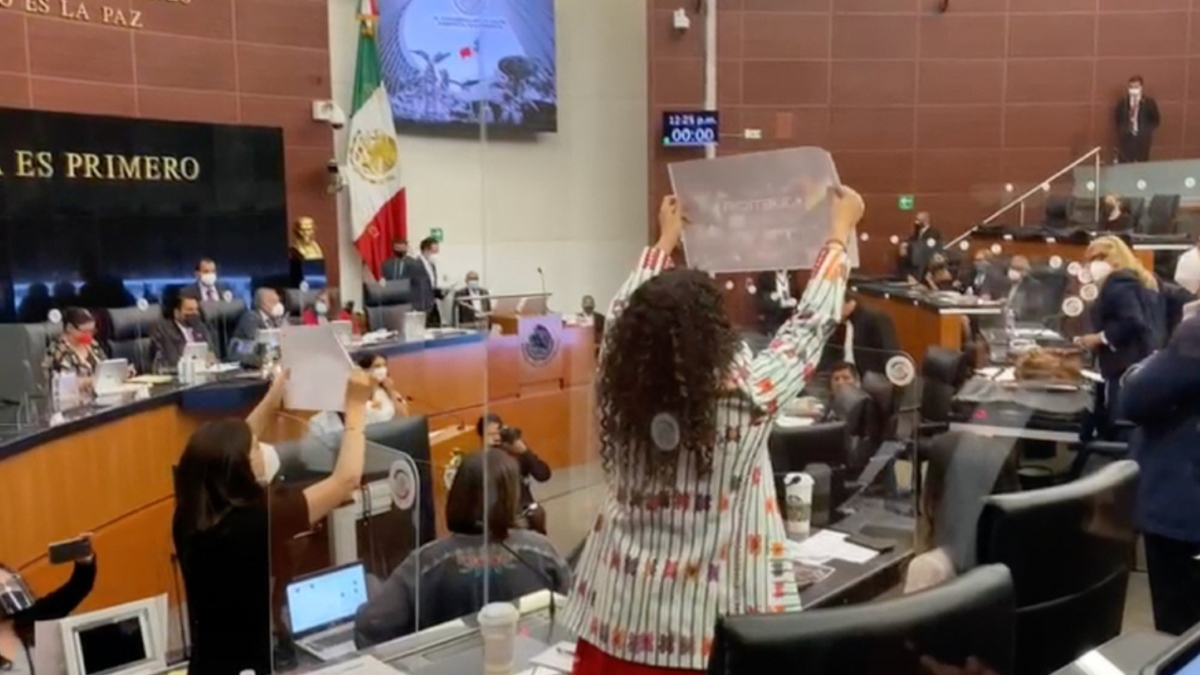 Comisión Permanente se convierte en tribuna de trifulca