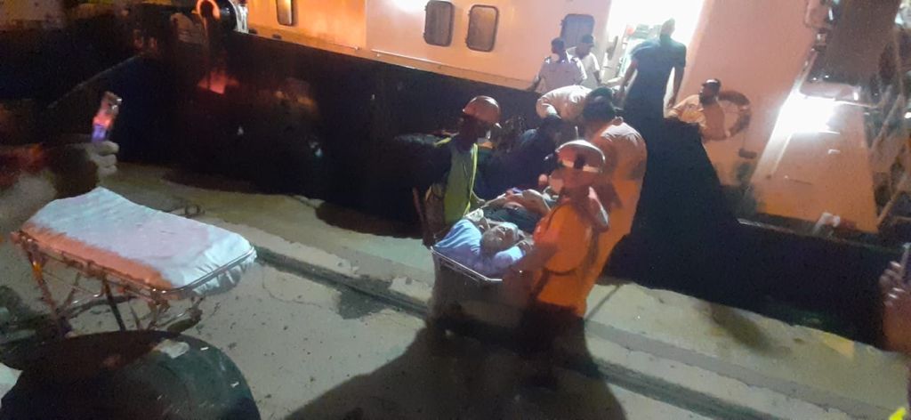El hombre sufrió un infarto a bordo de la embarcación, (Especial)