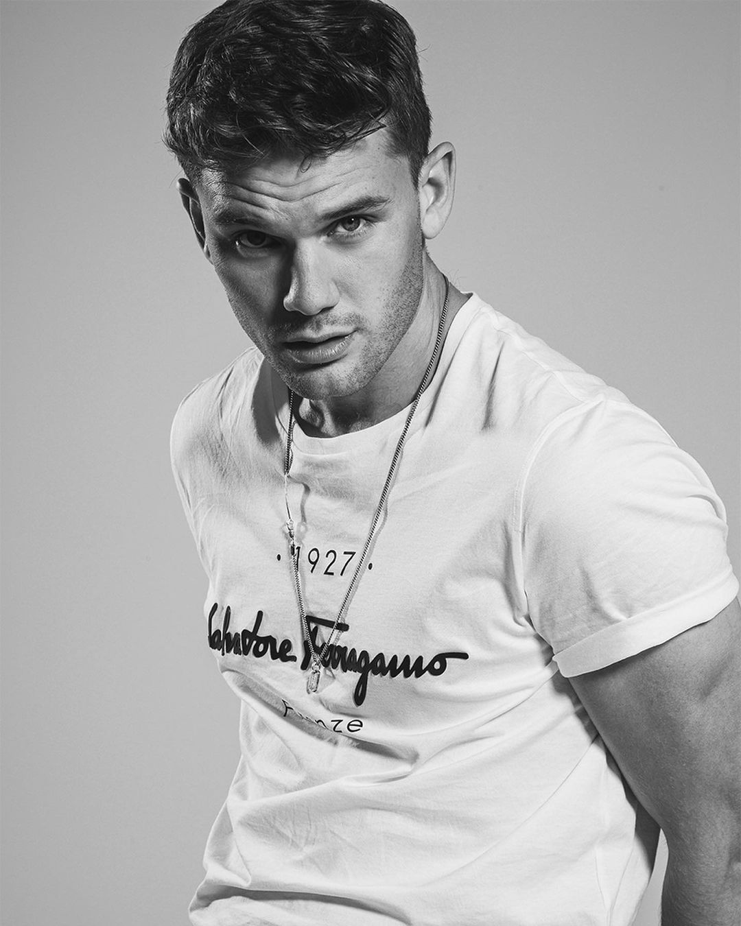 Jeremy Irvine podría interpretar al primer Linterna Verde | Instagram