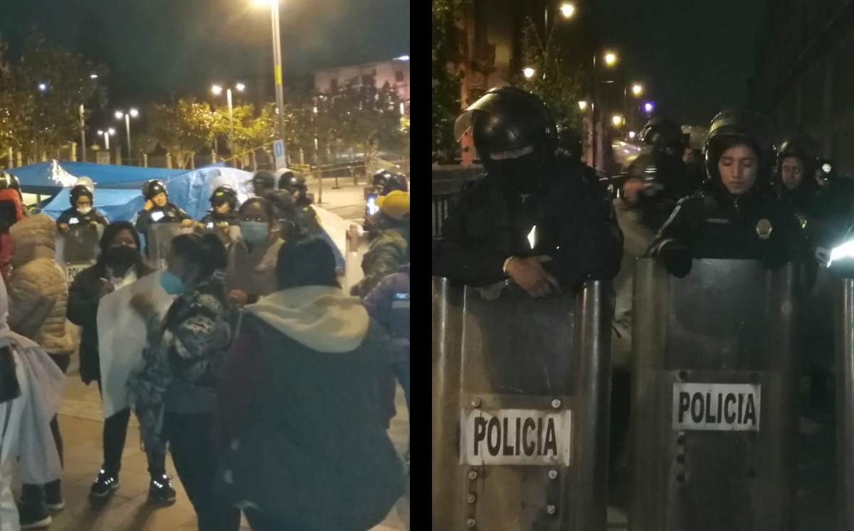 Maestros de Guerrero fueron retirados del plantón frente a la calle de Moneda. (César Velázquez)