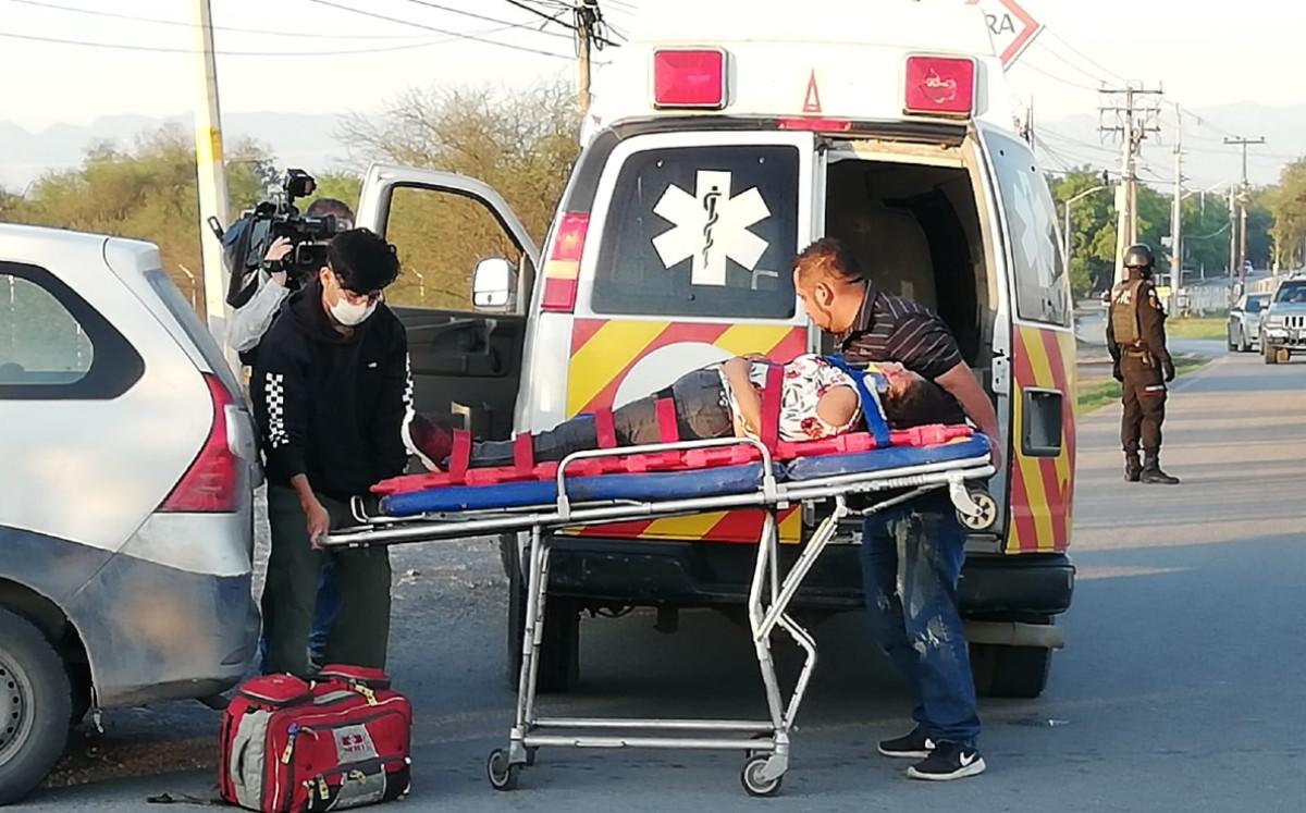Choque en Ciénega de Flores deja 3 mujeres lesionadas. Foto: Agustín Martínez.