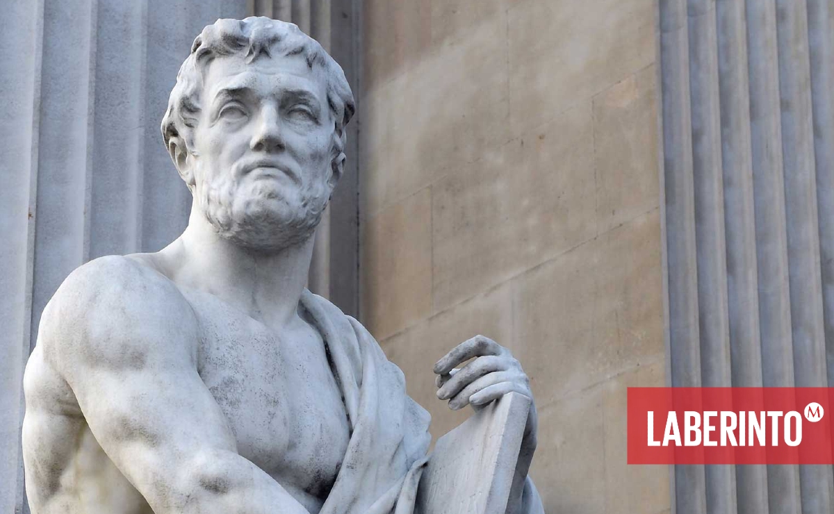 Estatua de Tácito en la rampa derecha del Parlamento de Viena. (tacitusforum.com)