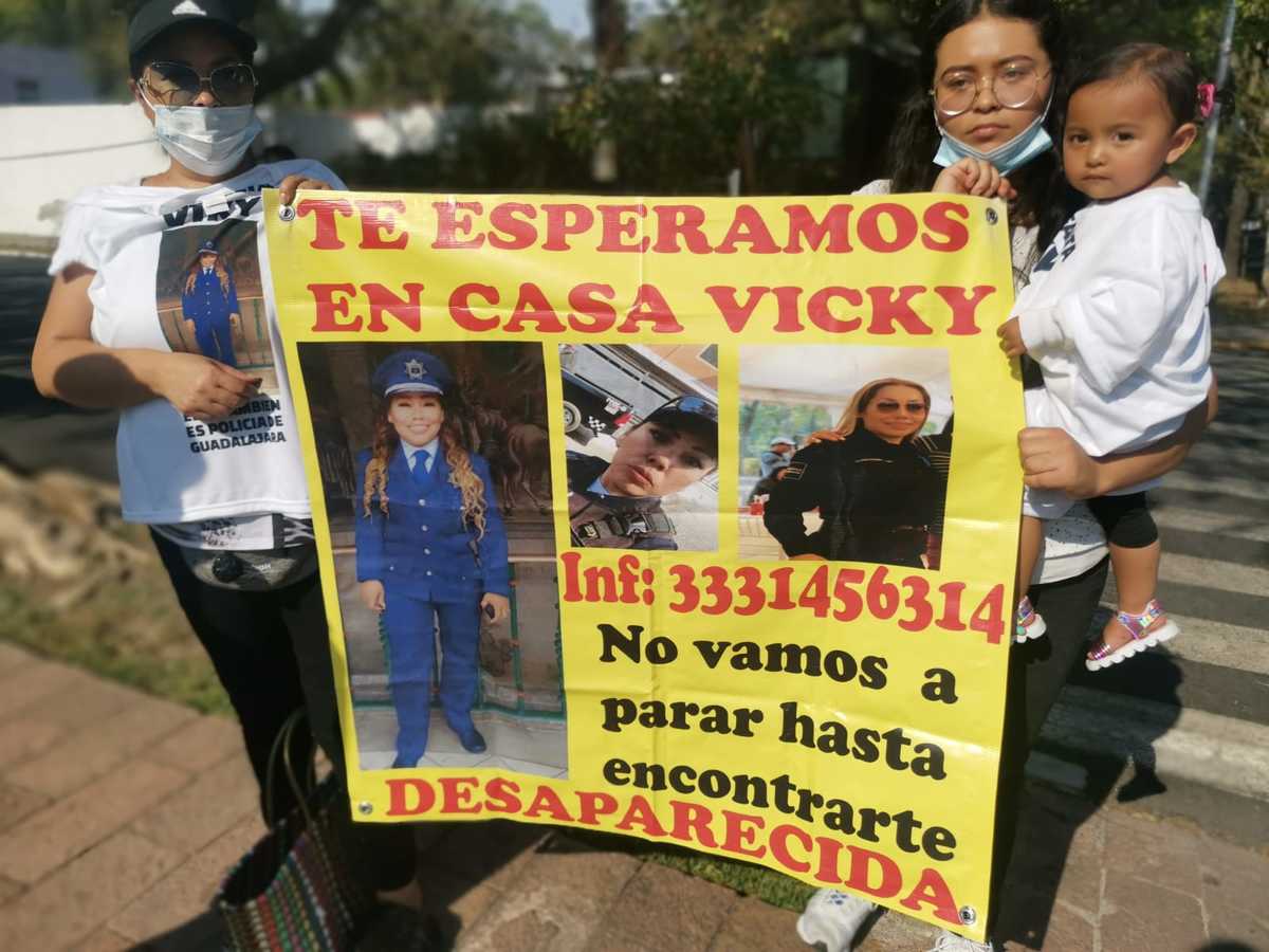 La familia hizo plantón en Casa Jalisco. (Diana Barajas)