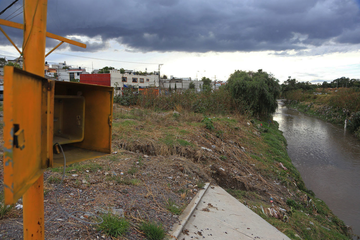 Inservible alarma pluvial del puente Nezahualcóyotl | Andrés Lobato