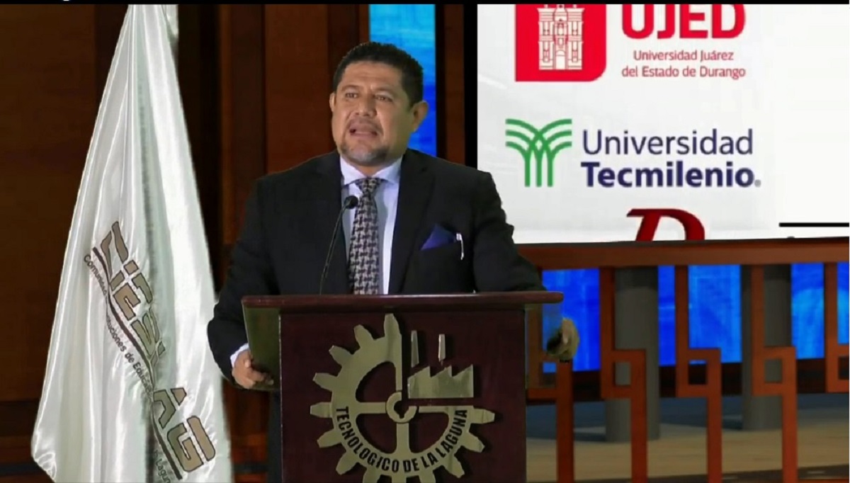 Maestro Israel Castro Muñoz, presidente del Cieslag y director del Instituto Tecnológico Superior de Lerdo. (Facebook)