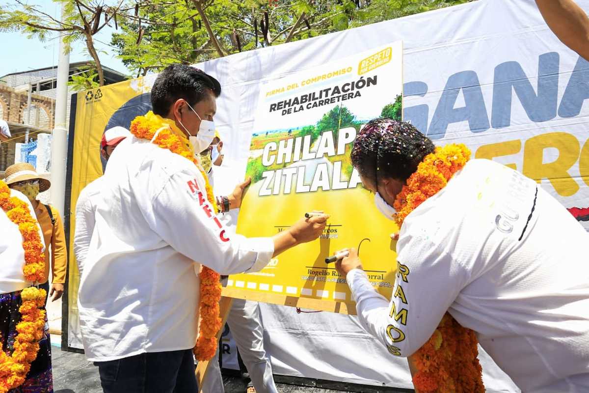 Mario Moreno trabaja de la mano de sus seguidores en Guerrero para la rehabilitación de la carretera Chilapa-Zitlala (Notivox Digital)