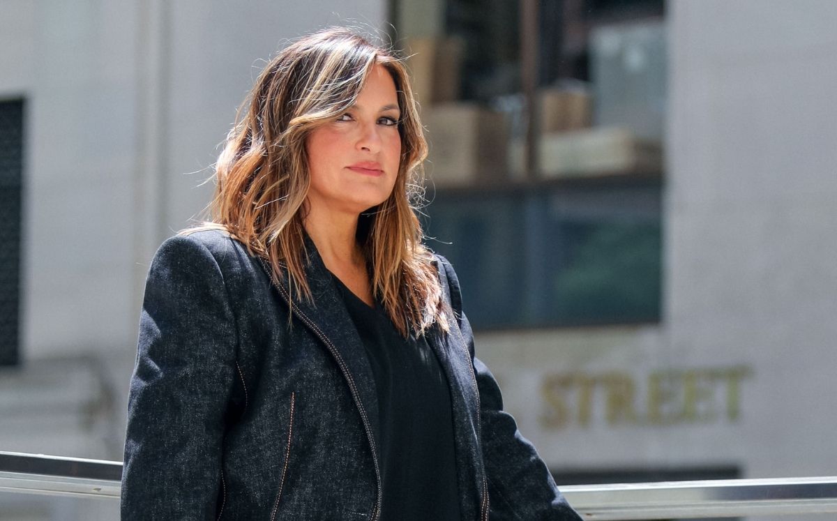 Mariska Hargitay filmando “La Ley y el Orden: Crimen Organizado” en Nueva York. 17 de mayo de 2021. (Jose Perez/Bauer-Griffin/Getty Images)