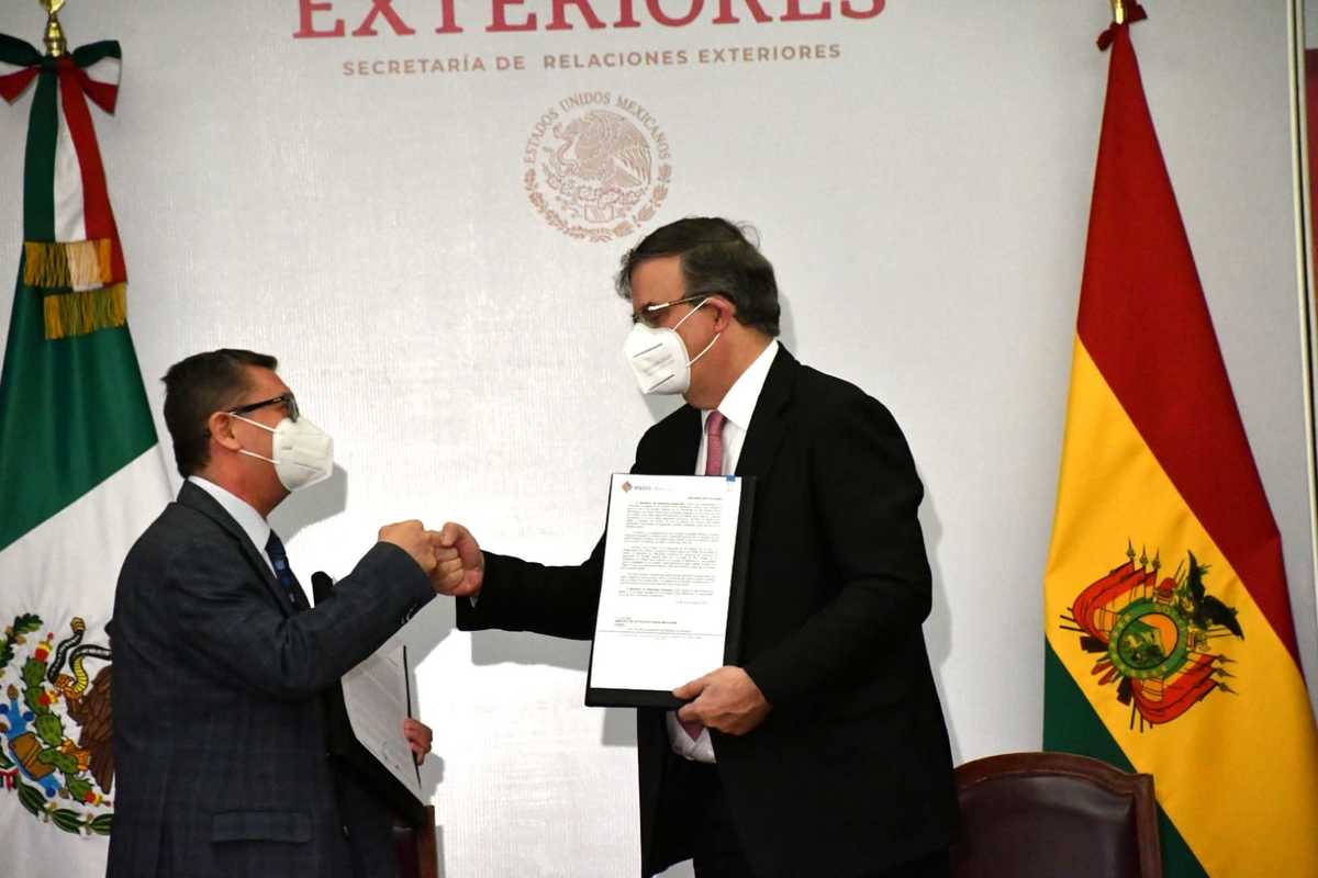 Ya no será necesaria visa entre México y Bolivia a partir del 24 de mayo próximo. (@m_ebrard)