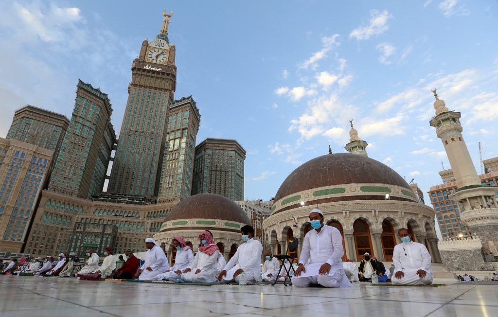 Arabia Saudita recibe millones de visitantes, pero por motivos religiosos. (AFP)