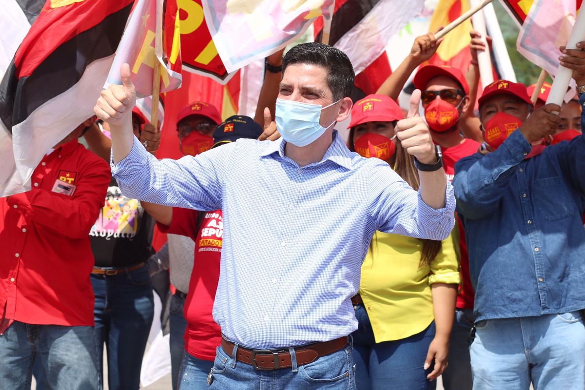 El candidato a la alcaldía de Monterrey por la Coalición Juntos Haremos Historia en Nuevo León, Felipe de Jesús Cantú. Foto: Especial