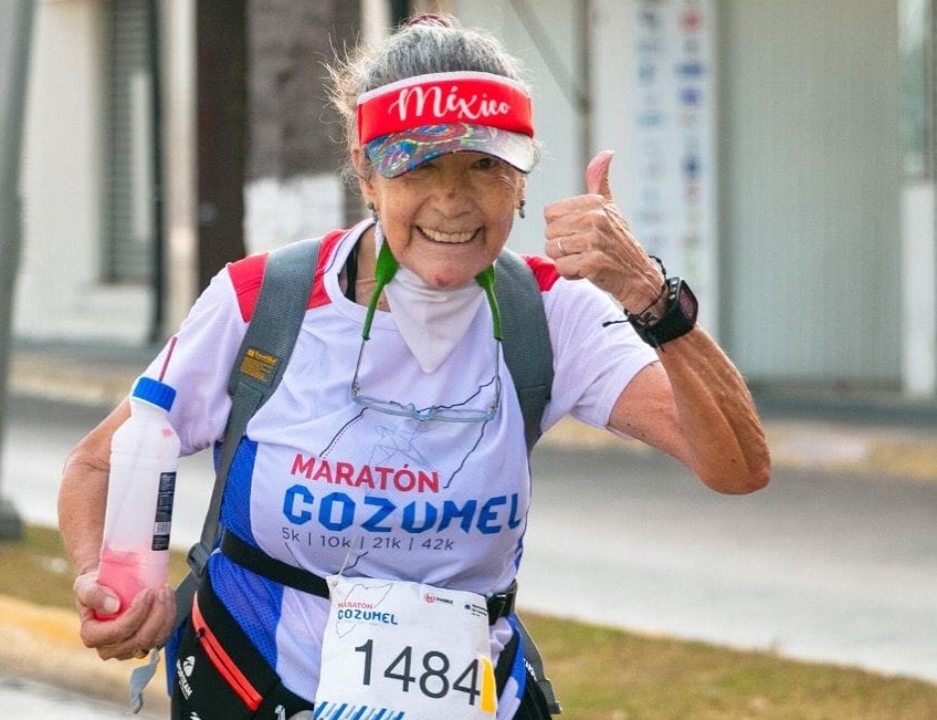 Carmen Alicia, maratonista de 78 años (Facebook)