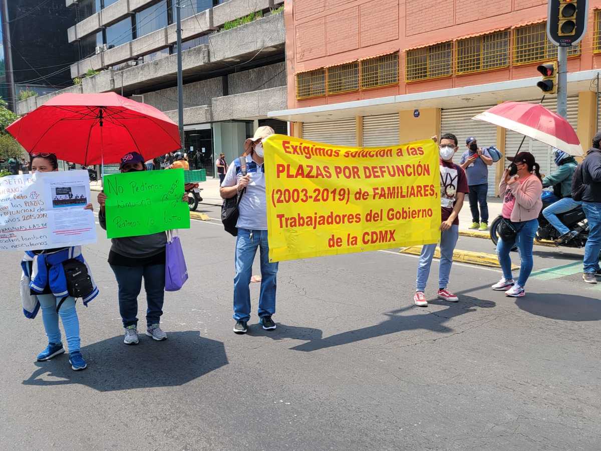 Los familiares indicaron que podrían extender su bloqueo hasta Eje Central Lázaro Cárdenas. (Ramón Ramírez)