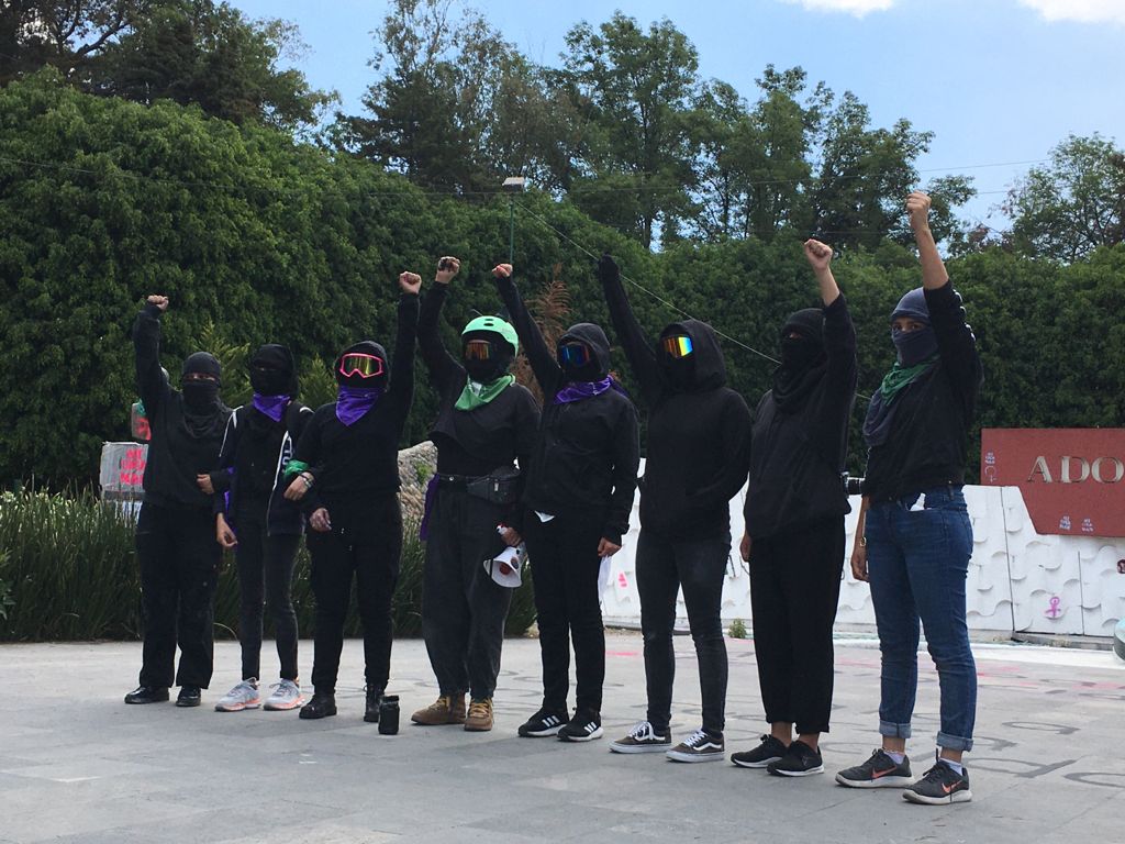 Las integrantes del colectivo se reunieron en el Mausoleo Adolfo López Mateos. (Especial)