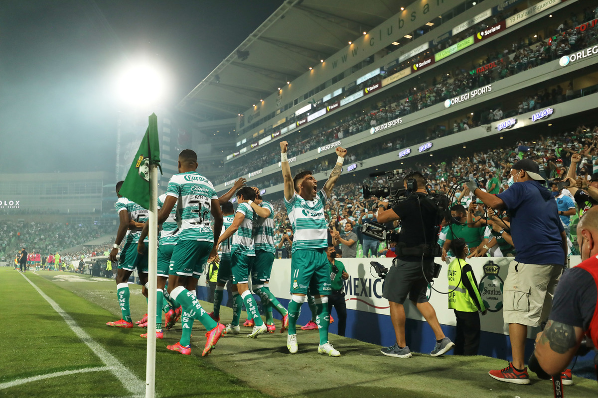 Santos goleó al Puebla en el TSM (Imago7)