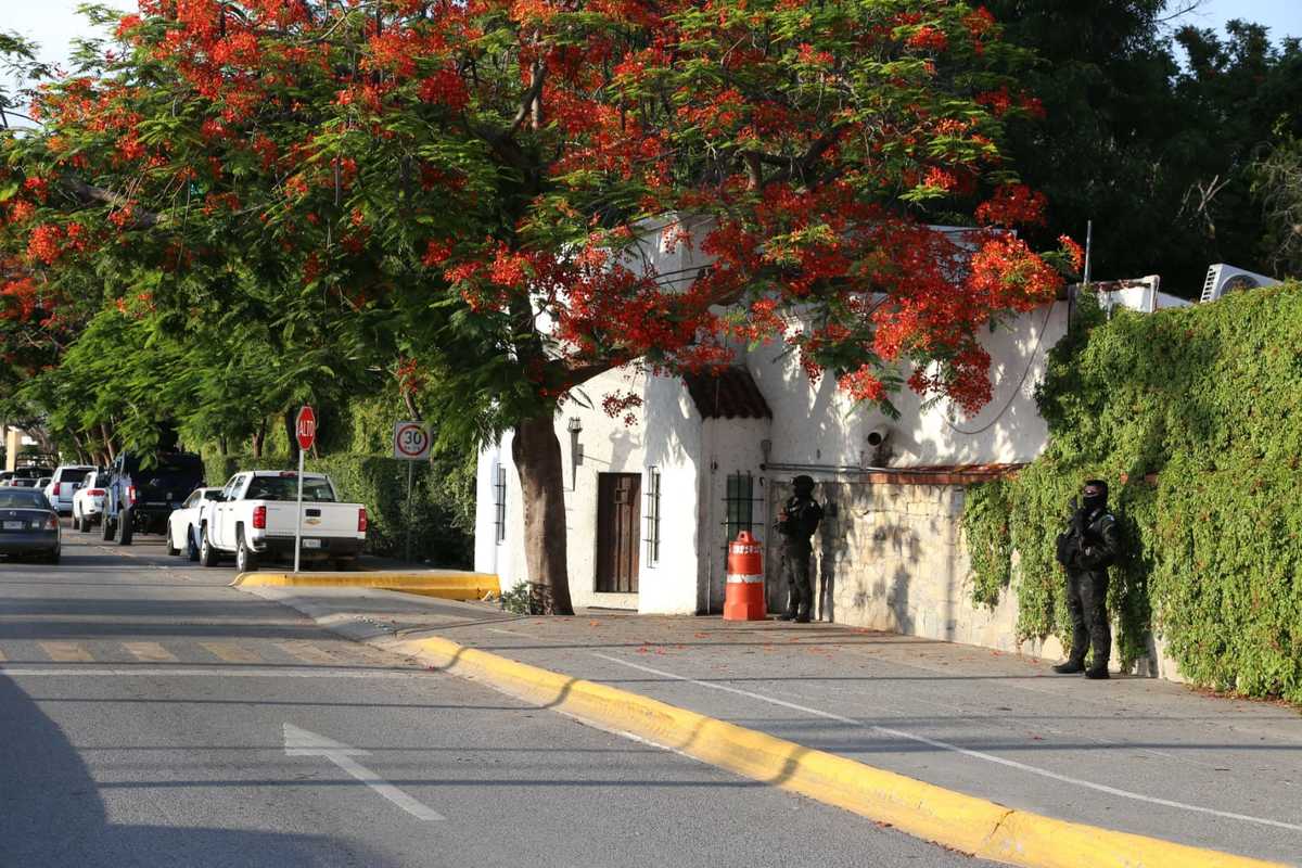 Vigilancia al exterior de Casa de Gobierno en Tamaulipas. (Yazmín Sánchez)