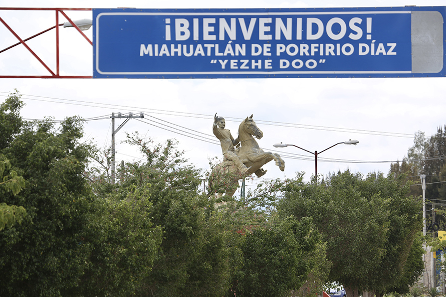 Entrada al Municipio de Miahuatlán de Porfirio Díaz, Oaxaca donde pertenece Araceli presa en penal Tanivet. |Ariel Ojeda
