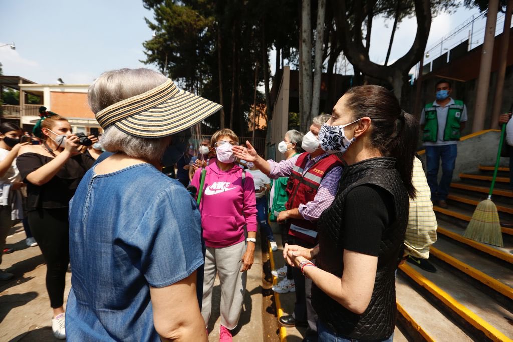 La Jefa de Gobierno recorrió la Secundaria Diurna No. 202. (@Claudiashein)