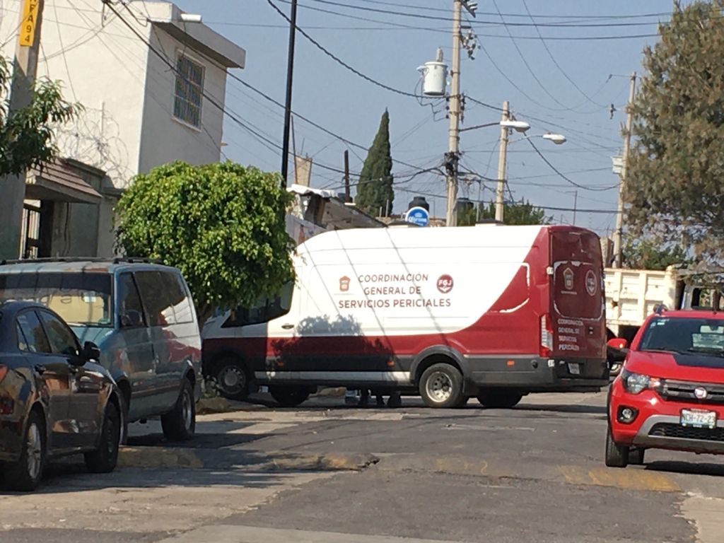 Autoridades comenzaron a trabajar de nuevo en la casa de acusado, alrededor de las 10:00 horas.