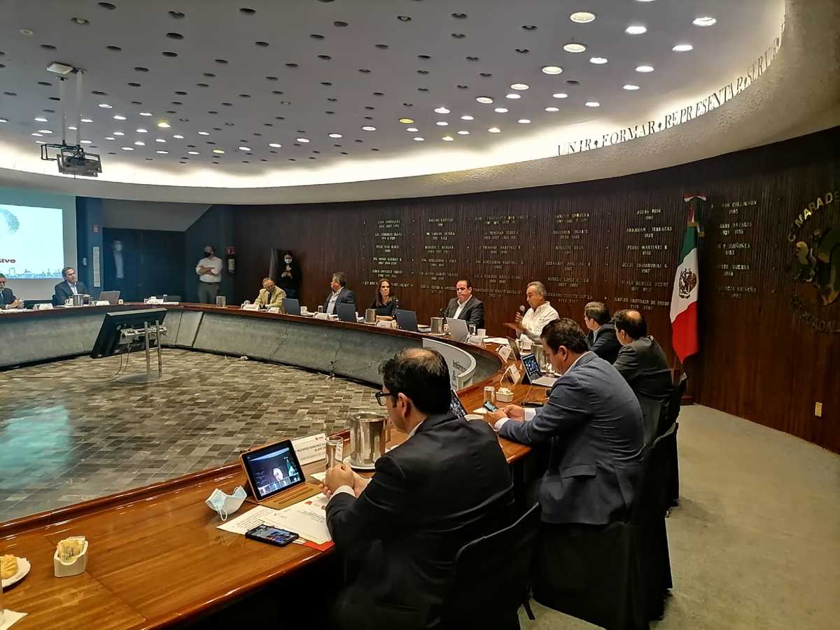 Fernando Garza se reúne con Consejo Directivo de Cámaras de Comercio