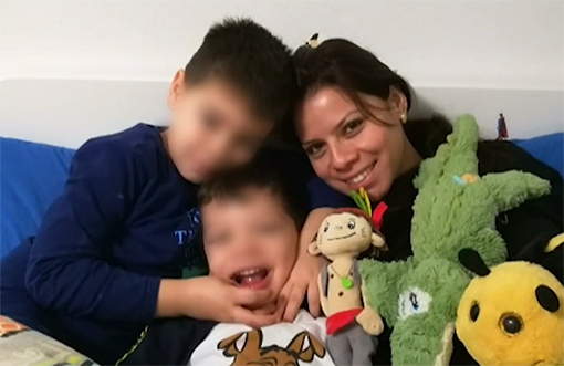 Le quitan sus hijos y los regresan a Alemania