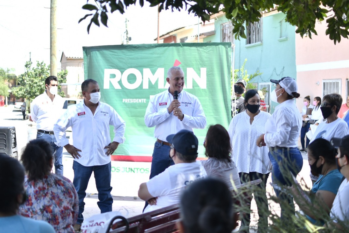 Román Alberto Cepeda visitó colonias del oriente y sur-oriente. (Notivox Digital)